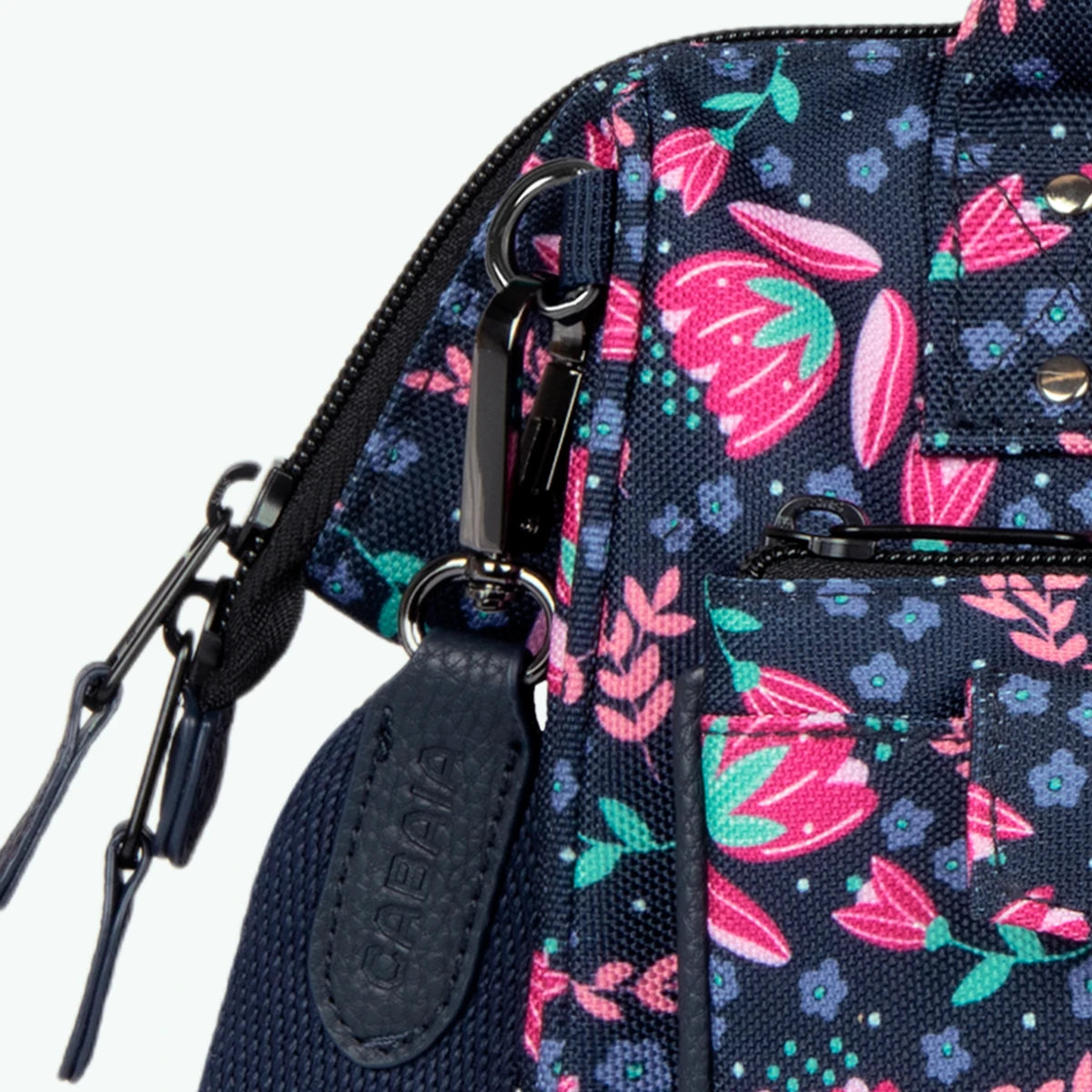 Crossbody Adventurer Medium Grotta Verde - Cabaïa Europe - 