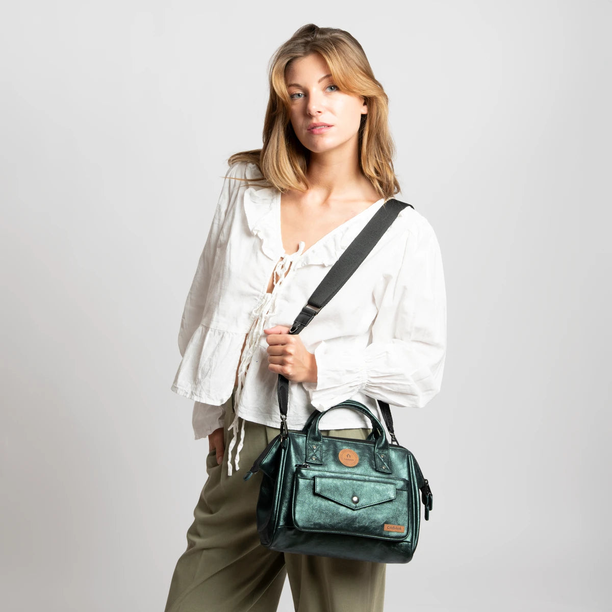 Adventurer Umhängetasche Crossbody M Lucerne - Cabaïa Europe - 