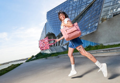 Wie man die Tote Bag am besten kombiniert: Outfit-Tips für Damen - Cabaïa Europe