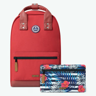 old-school-red-medium-20l-recycled-backpack-with-two-front-pockets-cabaia-reinventa-los-accesorios-para-mujeres-hombres-y-ninos-mochilas-bolsos-de-viaje-maletas-bolsos-bandolera-kits-de-viaje-gorros