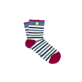 unlosable-socks-wood-button-kids-sockkids20-enzo-cabaia-reinvents-accessories-for-women-men-and-children-backpacks-duffle-bags-suitcases-crossbody-bags-travel-kits-beanies